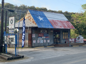 Lil Kahuna RR 7465 in Canyon Lake