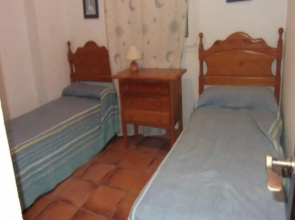 Apartment 2 Bedrooms With Pool 103424
