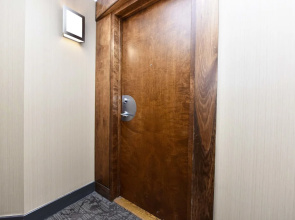 Sarkar Suites - 3888 Duke of York Blvd
