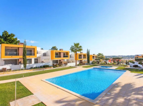 Poolside Albufeira Apartment by Ideal Homes