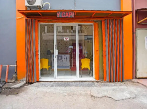 OYO Life 91727 Luxury Homestay Sidoarjo