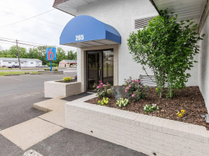 Motel 6 Warminster, PA