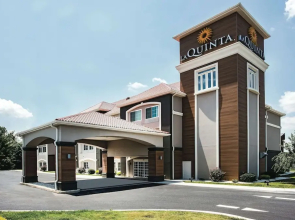 La Quinta Inn & Suites Chambersburg