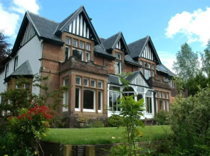 Ravenswood House