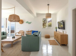 Sea Frame Design Apartments with Pool by Wonderful Italy