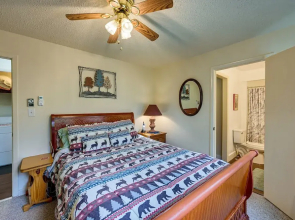 Private Hot Tub & Covered Deck: Cozy Whittier Gem