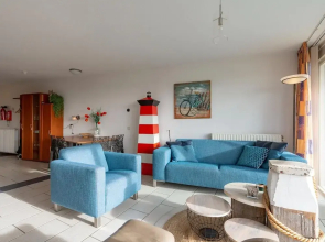 Holiday Apartment Opposite the Beach