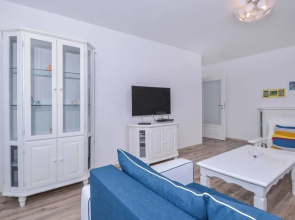 FM Deluxe 2-BDR Apartment - Simplisico