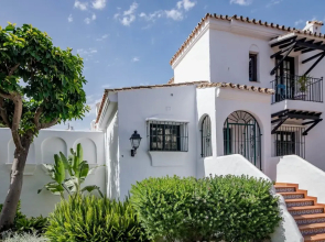 AB2-Wonderful 2 bedroom apt with fantastic views