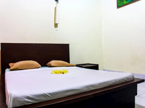 Budhi Beach Inn