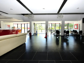 Rhodes Superior Suite - Summertime Poolside