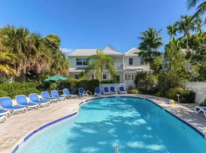 A Place In Paradise by Avantstay Key West Walkable w/ Shared Pool Week Long Stays Only