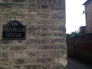 1-bedroom Ground Floor Near Rugby School