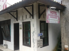 Hotel Teratai Putih