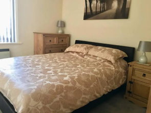 River Courtyard Apartment In The Heart Of