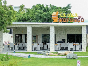 Playa Palmera Beach Resort