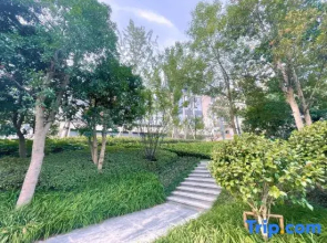 Yunyou Hotel (Yanghu Tianjie Yanghu New Town Metro Station)