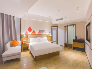 Borrman Hotel (Hezhou Lingfeng Plaza)