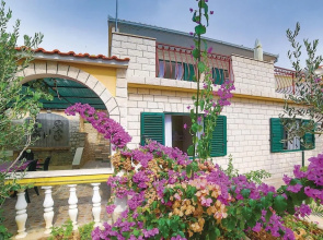 Awesome Home in Okrug Gornji With 3 Bedrooms and Wifi