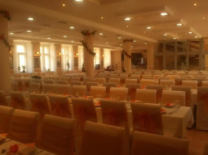 Hotel Leotar