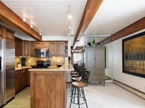 Snowmass Village 2 Bedroom Platinum-rated Ski In, Ski Out Condo