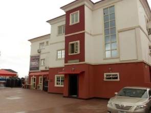 Peak Pleasure Hotel