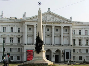 Cathedral Apartment