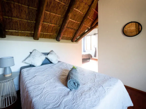 Nkanyi Wildlife House & Cottage