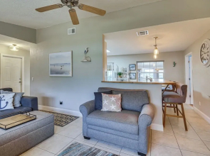 Lovely Merritt Island Home w/ Kayak + Fire Pit!