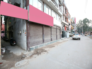 OYO 11886 Hotel Crystal
