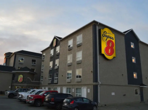 Super 8 Grande Prairie