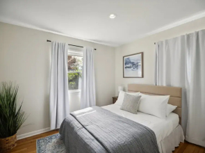 Comfy Coastal Getaway With Modern Comforts 3 Bedroom Home