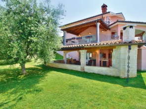Amazing Home in Nova Vas with Hot Tub, WiFi & 4 Bedrooms