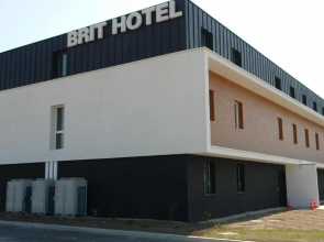 Brit Hotel Vannes-Theix