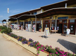 Carefully Furnished Bungalow With 2 Bathrooms, 7km From Pula