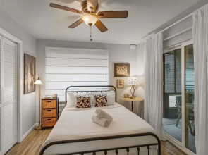 Cozy Retreat in Central East Austin