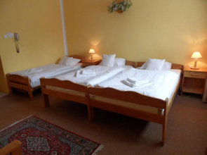Country Holiday Hotel
