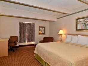 Baymont Inn and Suites Lake of the Ozarks