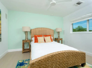 Waterfront Oasis W Boat Dock Heated Pool