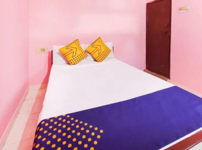 SPOT ON 62663 Hotel Cb Palace