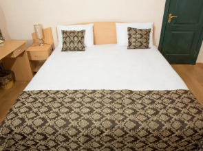 Отель City Walls