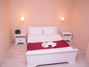 Crowne Plaza Capital