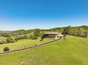 Panoramic Mtn Views: Spacious Tennessee Home!