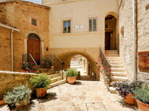 Castello di Postignano Relais
