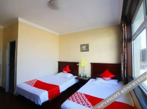 Yuanping Jixiang Hotel
