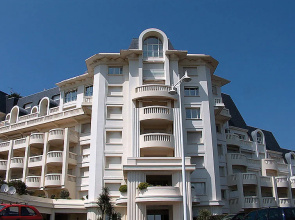 Le Palais de la Roseraie