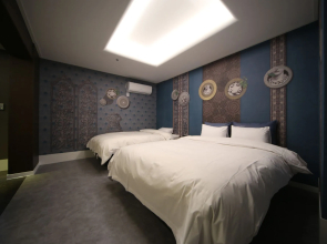 Drama Motel