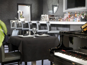 Fortune House Hotel Suites