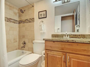 Tyra Summit A2E/F - 4 Br Condo