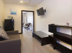 Royal Q&D Suites Hotel